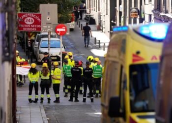 Cuatro desaparecidos en el derrumbe de un edificio en obras en el centro de Madrid