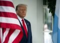 Trump anuncia que EE.UU. hundió otro barco con seis "narcoterroristas" en el Caribe (+Video)