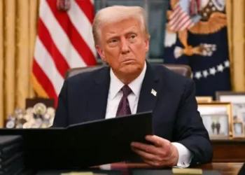 Trump anuncia aranceles del 100 % para China por su postura comercial "hostil"