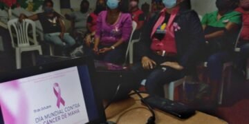 Foro chat en el teatro Luis Mariano Rivera abordó el tema de la prevención del cáncer de mama (+Fotos)