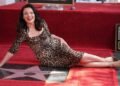 Fran Drescher recibe una estrella en Hollywood arropada por el elenco de ‘The Nanny’