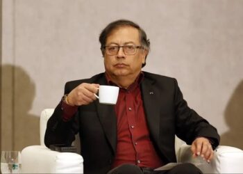 Petro tacha de "criminal y arbitrario" intento de Leopoldo López de vincularlo con narcos