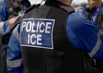 Juez impide a ICE encarcelar a migrantes que entraron a EE.UU. como menores no acompañados