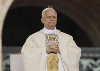 El papa pide afrontar los problemas de la vida siguiendo ejemplo de los santos venezolanos