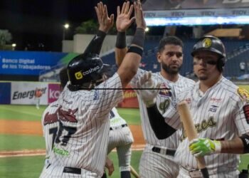 Leones batió a Tigres y conservó su invicto en calidad de anfitrión