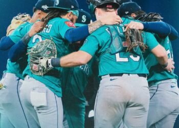 Los Marineros dan un paso al frente al superar a Azulejos en el Rogers Centre