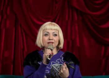 Mon Laferte confiesa sus comienzos humildes y difíciles en México