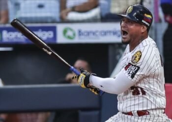 Leones cerró la primera semana de la LVBP con barrida sobre Caribes
