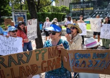 El 74 % de los votantes en Miami rechaza ceder un terreno público a la biblioteca de Trump