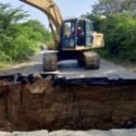 Inician trabajos de reparación de la alcantarilla caída entre La China y San Miguel