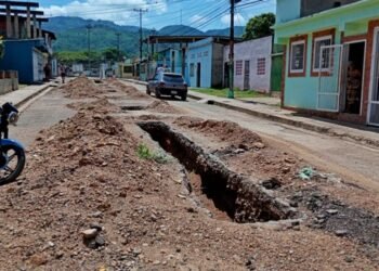 Voz Comunitaria | En el sector 9 de Abril de San Martín llevan tres meses esperando por culminación de colectores