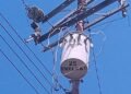 Vecinos de Periquito en Andrés Mata llevan 11 días sin electricidad por la quema de un transformador