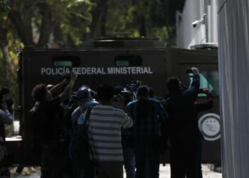 Agentes capturan en la capital del país al principal operador del Tren de Aragua en México