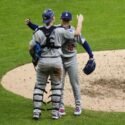 Los Dodgers vuelven a castigar a los Cerveceros en Milwaukee