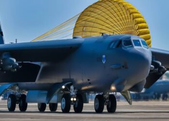 Bombarderos de EE.UU. hacen demostraciones de ataques en Caribe ante tensión con Venezuela