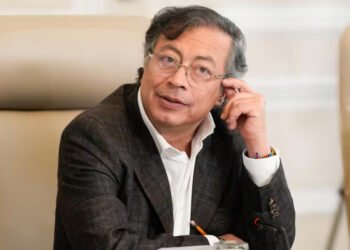 Petro propone "un gobierno de transición compartido" en Venezuela