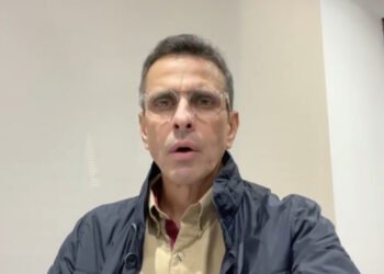 Capriles aboga por una solución política en Venezuela y rechaza la opción militar