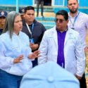 Autoridades inspeccionan comunidades afectadas por incendio en el Complejo petroquímico de Jose