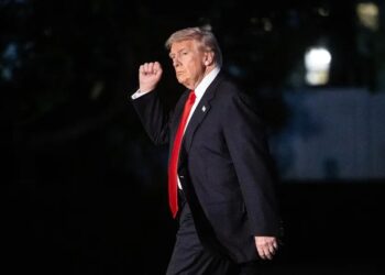 Trump dice «no creer» que EE.UU. vaya a la guerra con Venezuela, pero elude hablar de planes