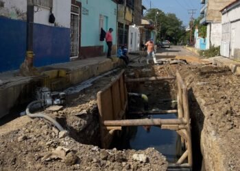 Alcaldía del municipio Bolívar inició la reparación de 11 colectores en diferentes sectores 