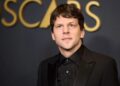 El actor Jesse Eisenberg anuncia que en diciembre donará su riñón de forma altruista