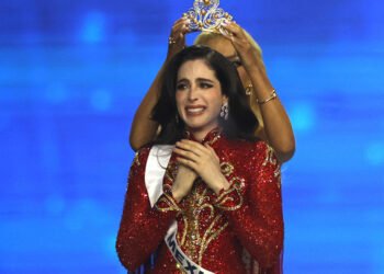 La mexicana Fátima Bosch ganó el concurso Miss Universo en Tailandia
