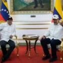 Petro dice que no apoya a Nicolás Maduro, pero tampoco una invasión