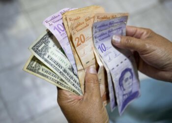 Provea: en Venezuela hay un "deliberado estancamiento" de salarios y pensiones