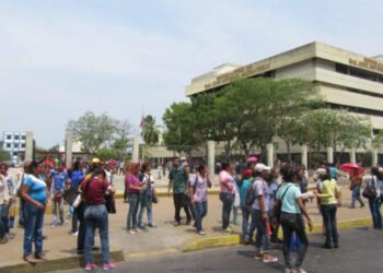 Urepanz exige incremento salarial y bonificación especial decembrina