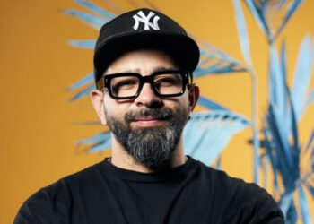 Manuel Páez dirigió "Vale la pena", videoclip del álbum "Tembla" ganador del Latin Grammy 2024