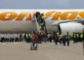 Llegan a Venezuela 200 migrantes repatriados desde Estados Unidos, entre ellos trece niños
