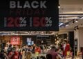 La devaluación del bolívar impacta las ofertas del Black Friday en Venezuela (+Fotos)
