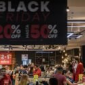 La devaluación del bolívar impacta las ofertas del Black Friday en Venezuela (+Fotos)