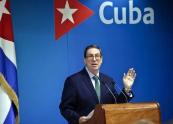 Cuba condena el anuncio de EE.UU. de cerrar el espacio aéreo de Venezuela