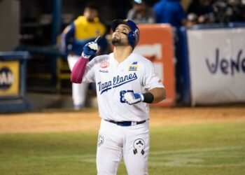 Magallanes extendió su buena racha ante Bravos en Valencia