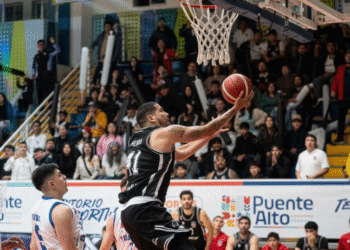 “Lobo” Mérida y Colo Colo barrieron a Universidad Católica en el inicio del playoff en Chile