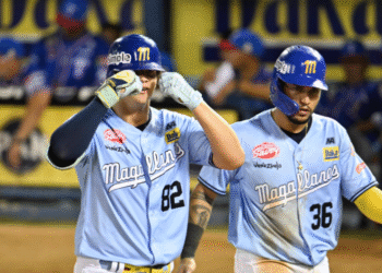 Magallanes pintó de blanco a Tiburones en la ciudad de Valencia