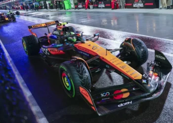 Norris baila sobre la lluvia para conseguir la ‘pole’ en el Gran Premio de Las Vegas de Fórmula 1