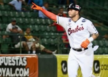 Caribes venció a Bravos en otra noche histórica de Omar Eliézer Alfonzo