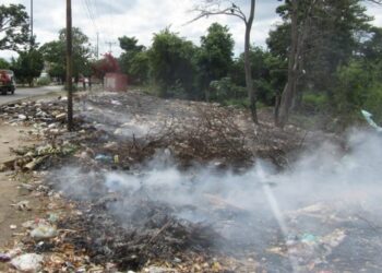 Vecinos de Puente Ayala se quejan de la constante quema de basura