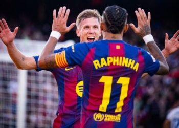 Raphinha regresa al once y regala el liderato al Barcelona, que superó al Alavés