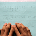 "Revolución Braille": Cinco organizaciones celebran el bicentenario de la lectura táctil