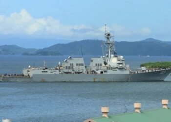 EEUU parece aumentar presión militar en el Caribe y crece crisis diplomática con Venezuela