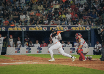 Águilas del Zulia derrotó 10-7 a Tigres de Aragua y consiguió su primera barrida en casa