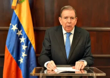 Edmundo González subraya que los excarcelados carecen de libertad plena y pide justicia