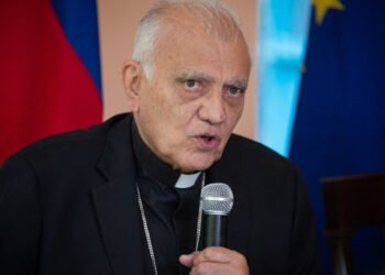 Anulan pasaporte de cardenal Baltazar Porras antes de viajar, denuncian fuentes cercanas