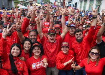 Diosdado Cabello: estamos en "una revolución pacífica pero no desarmada"