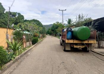 Voz Comunitaria | Habitantes del sector La Quinta del municipio Simón Bolívar anhelan tener agua por tubería (+Video)
