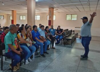 Uptp Luis Mariano Rivera en Carúpano escogió tres voceros docentes a la Constituyente Universitaria