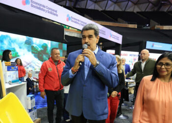 Maduro: a Trump le "iría mejor con el mundo" si atendiera los temas de EEUU